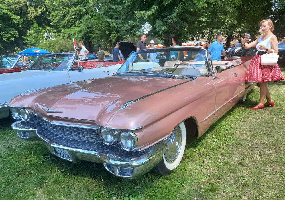 Cadillac Series 62 Convertible