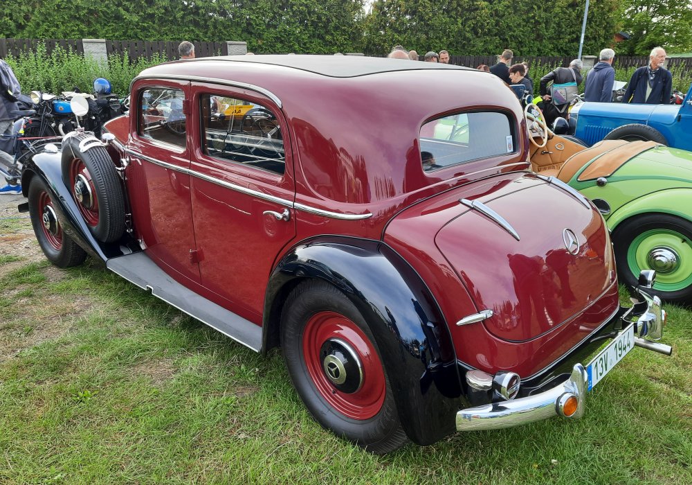 Mercedes-Benz 230 N Limousine, 1937