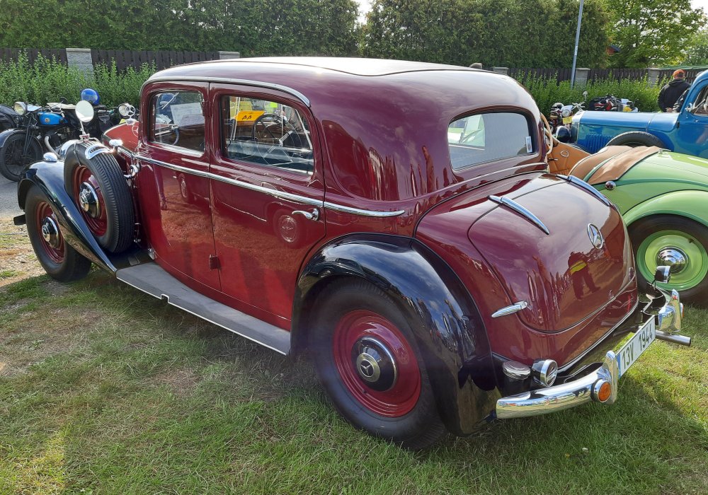 Mercedes-Benz 230 N Limousine, 1937