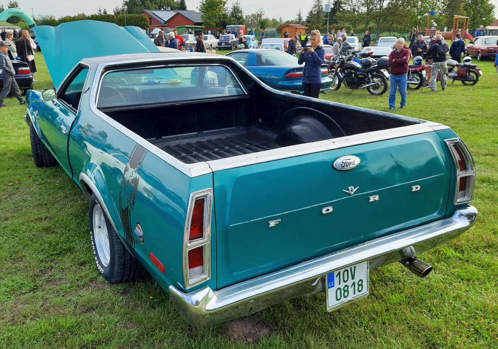 Ford Ranchero V8 5.8