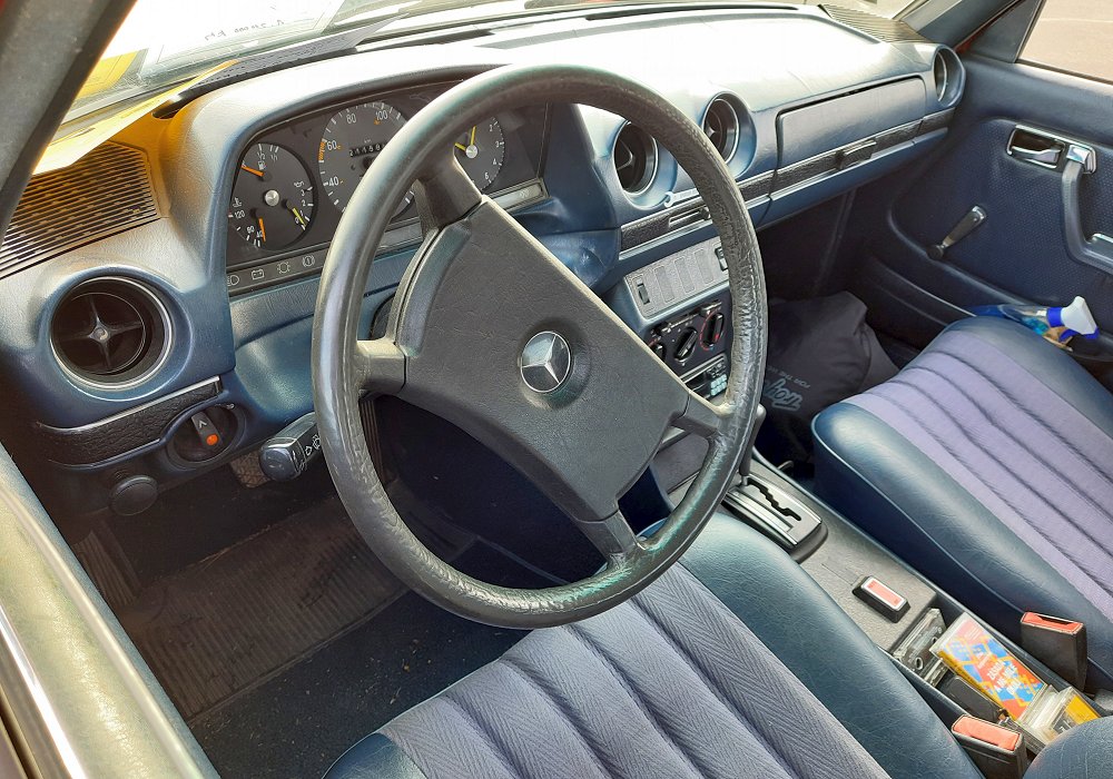 Mercedes-Benz 200 D Automatic, 1977