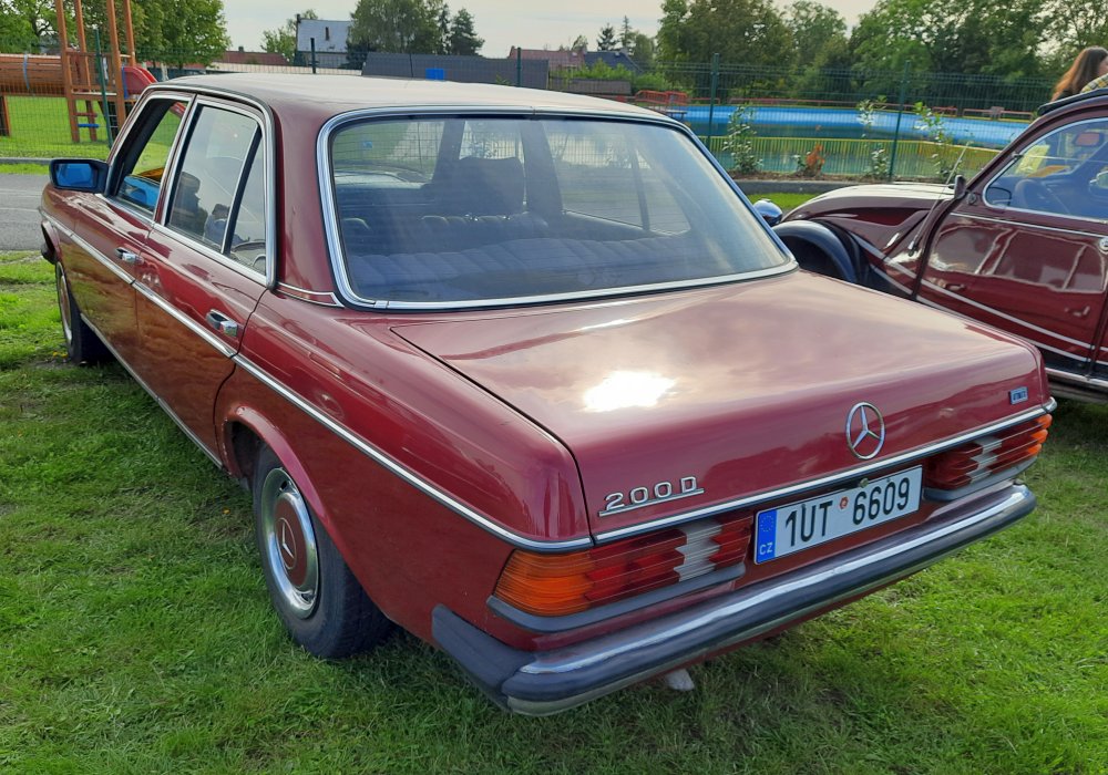Mercedes-Benz 200 D Automatic, 1977