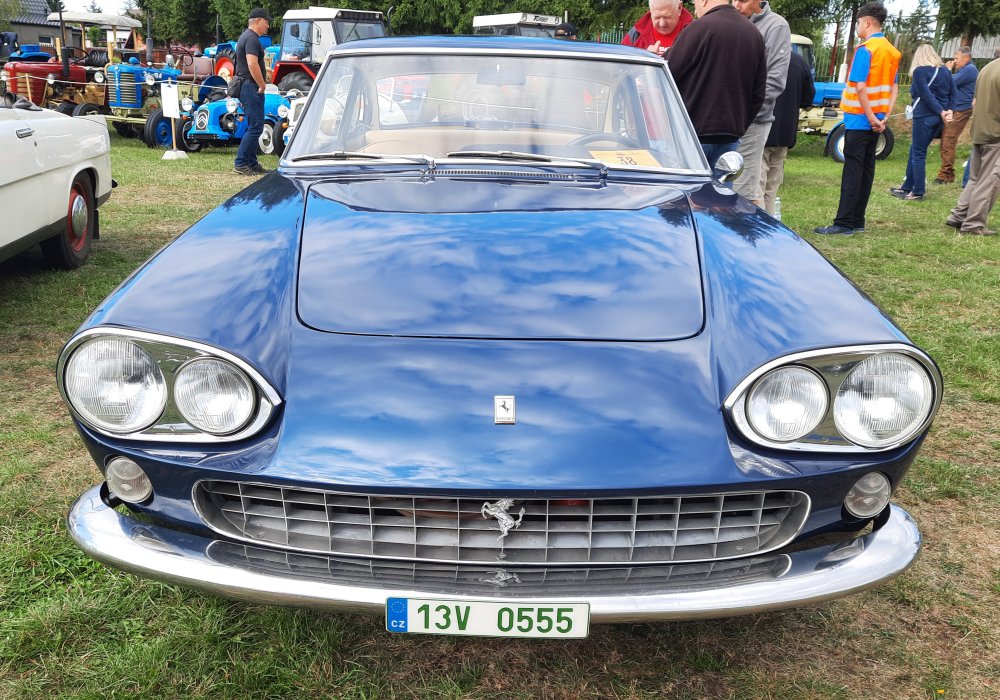 Ferrari 330 GT 2+2, 1965