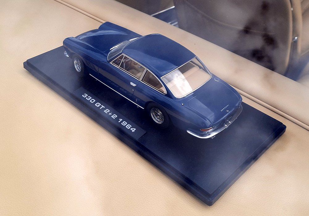 Ferrari 330 GT 2+2, 1965