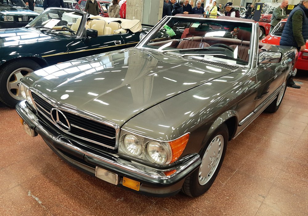 Mercedes-Benz 560 SL