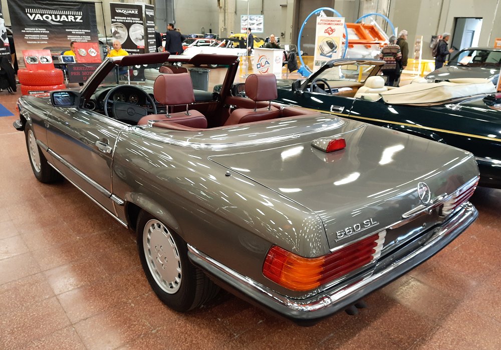 Mercedes-Benz 560 SL