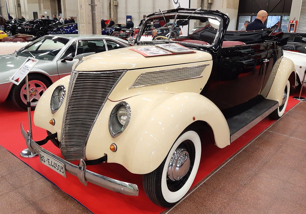 Ford V8 model 78 Deluxe Cabriolet, 1937