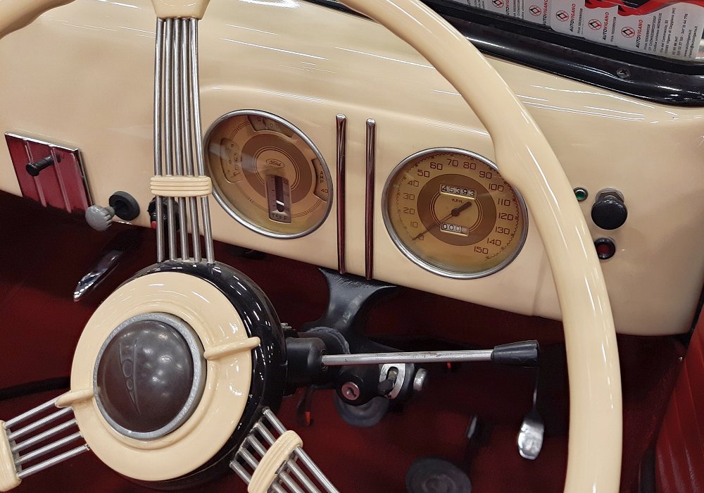 Ford V8 model 78 Deluxe Cabriolet, 1937