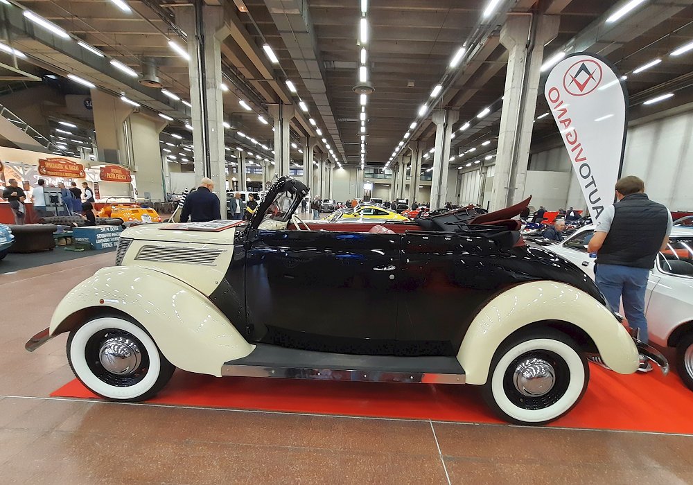 Ford V8 model 78 Deluxe Cabriolet, 1937