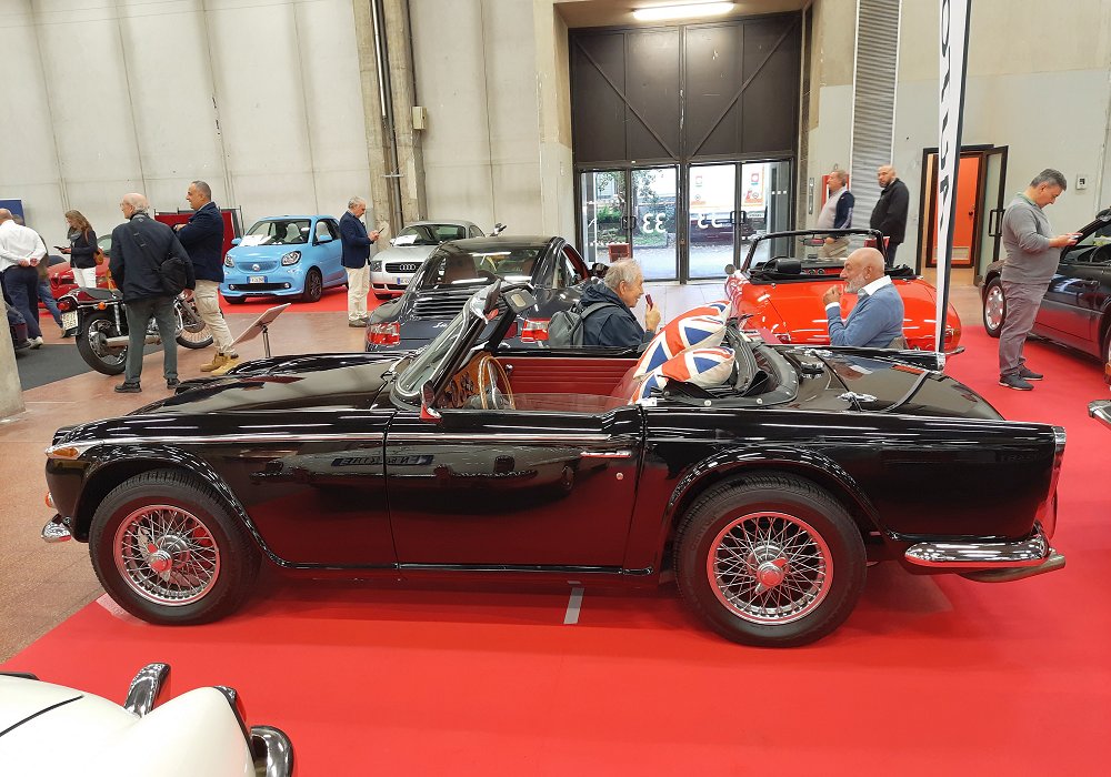 Triumph TR 250