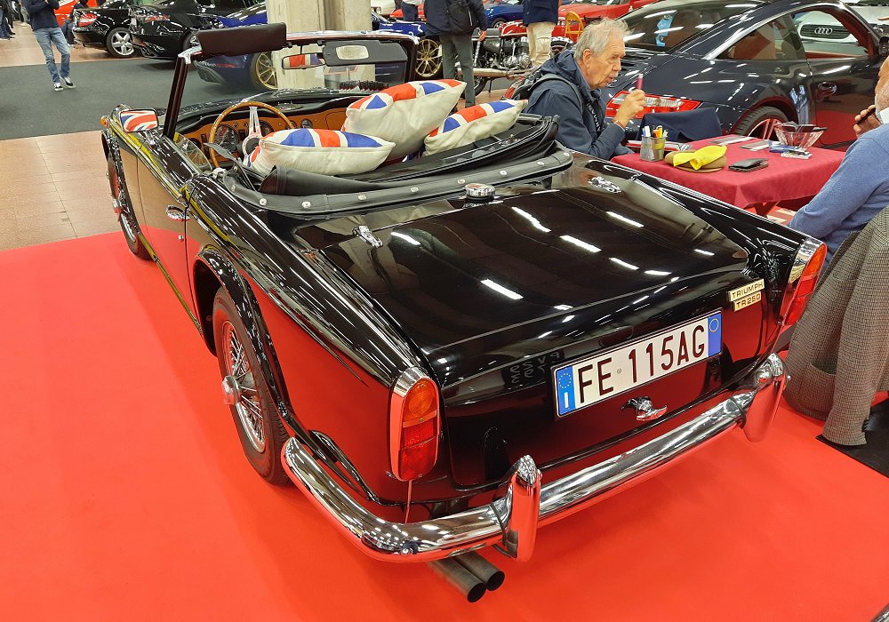 Triumph TR 250
