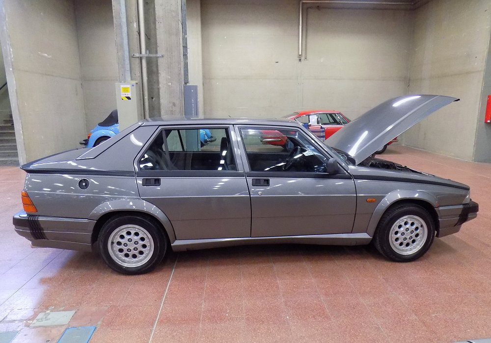 Alfa Romeo 75 3.0 V6 America, 1988