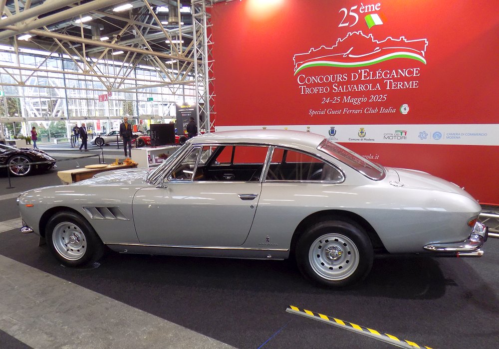 Ferrari 330 GT 2+2 Series 2, 1966