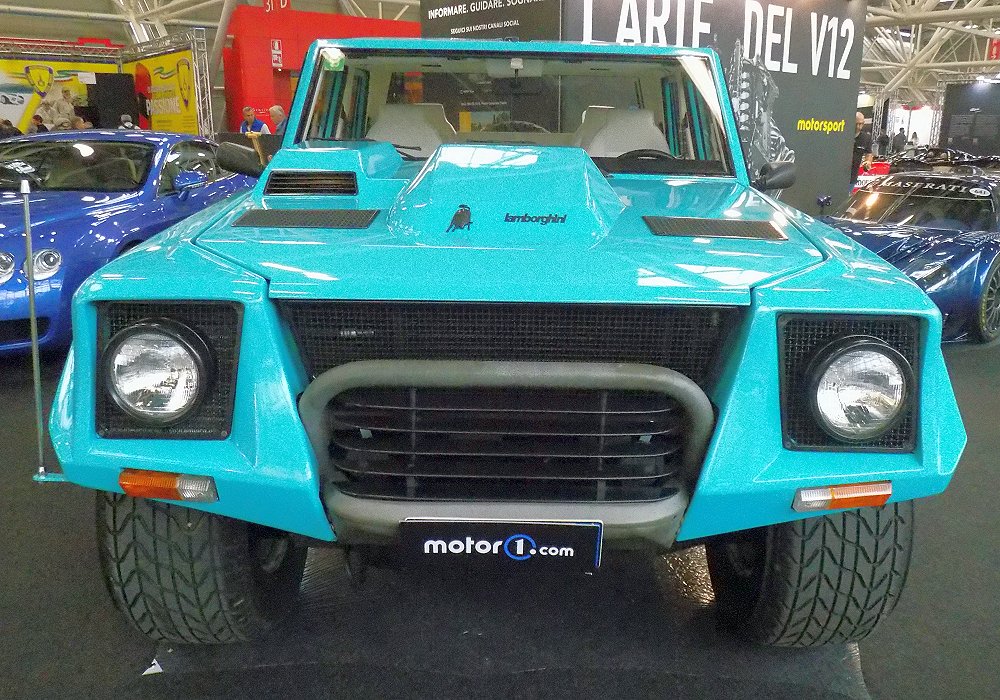 Lamborghini LM-002 cat