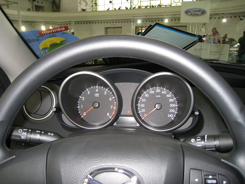 Mazda 3 Sedan 1.6