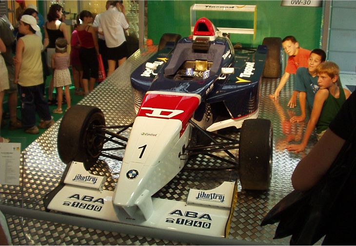 fotografie auta, kliknutm okno zavete