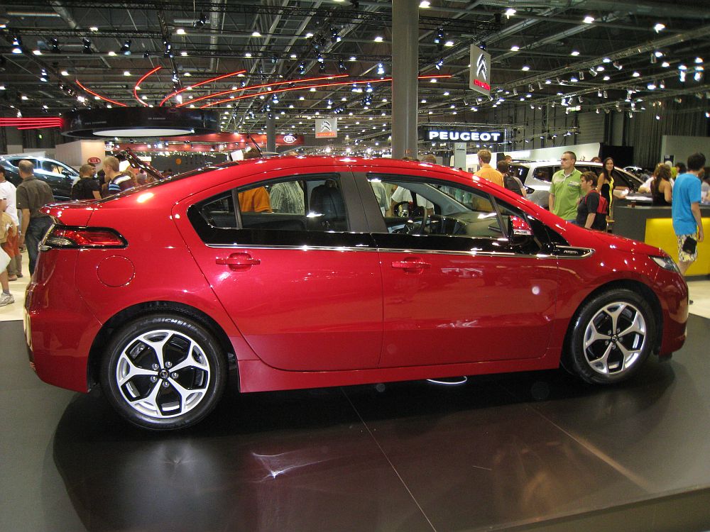 Opel Ampera, 2011