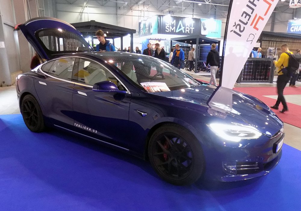 Tesla Model S Performance Raven, 2021