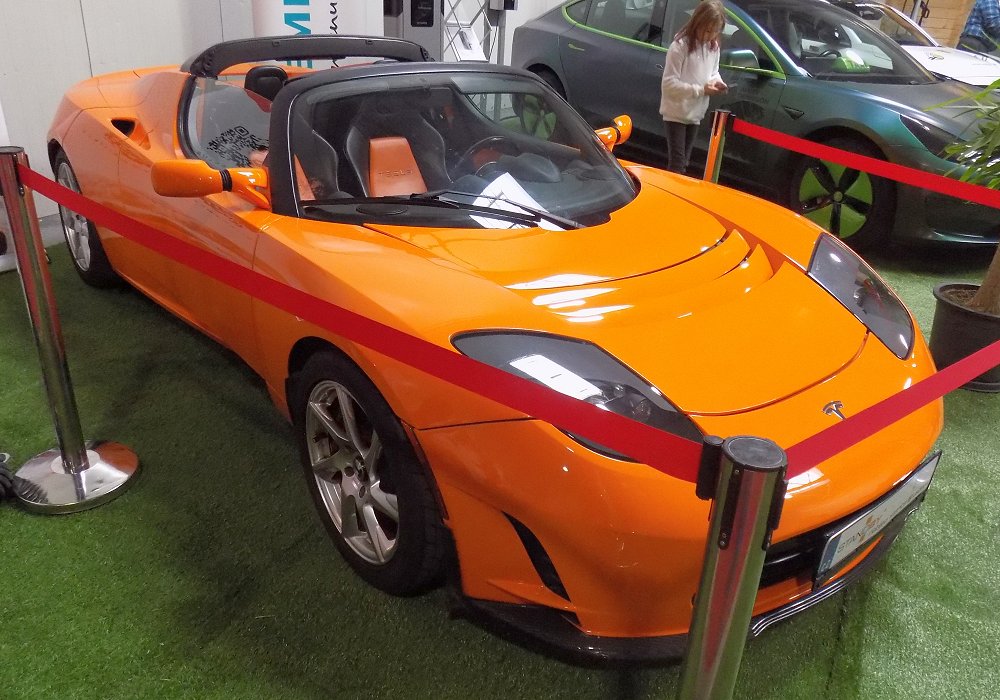 Tesla Roadster, 2010