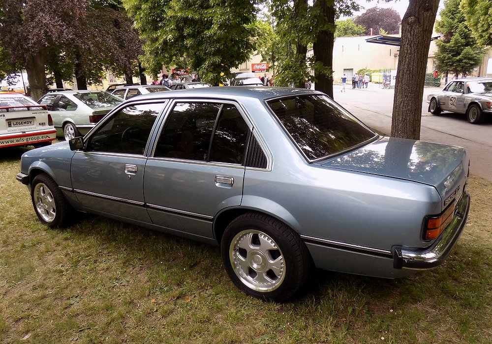 Opel Rekord 2.0 S, 1980