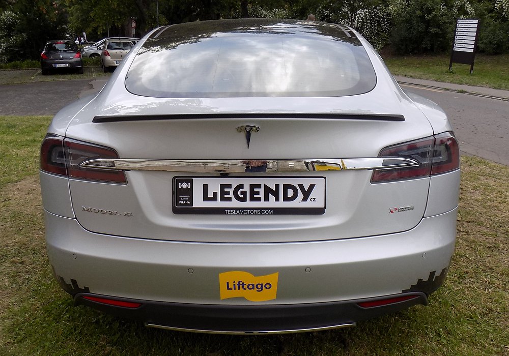 Tesla Model S P85+, 2014