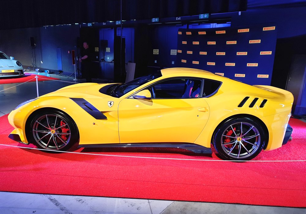 Ferrari F12 tdf