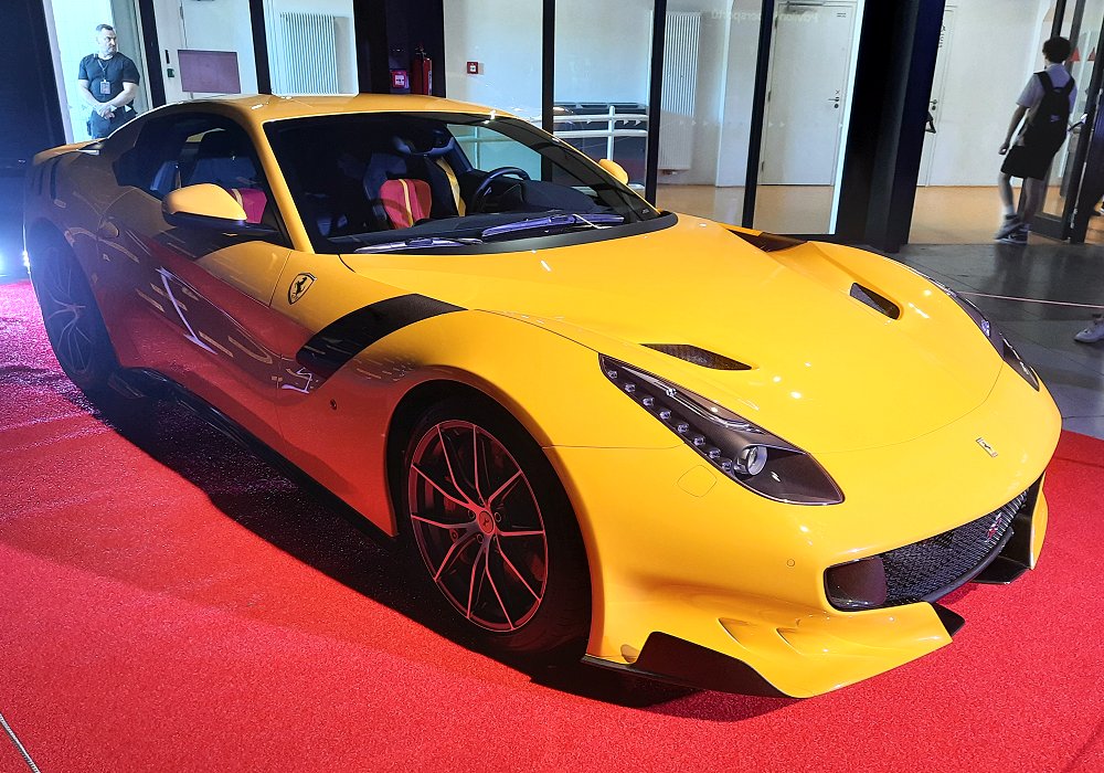 Ferrari F12 tdf