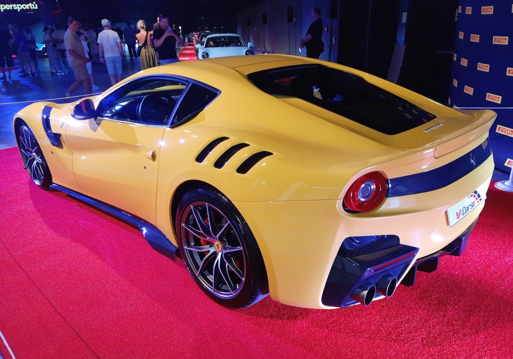 Ferrari F12 tdf