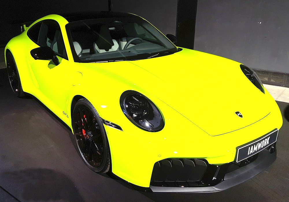 Porsche 911 Carrera GTS Hybrid, 205