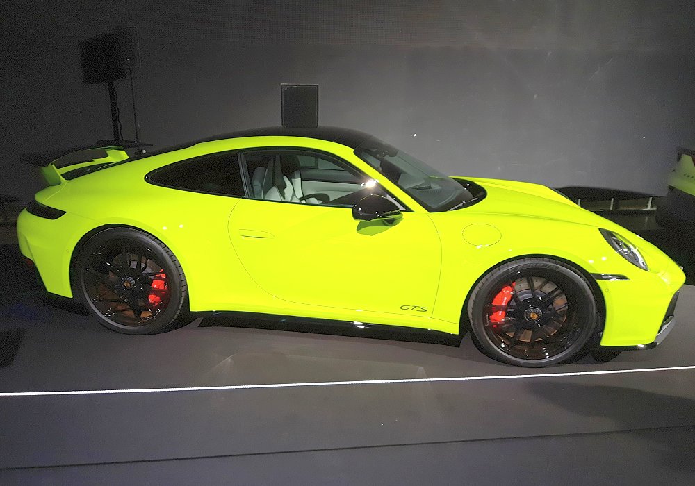 Porsche 911 Carrera GTS Hybrid, 205