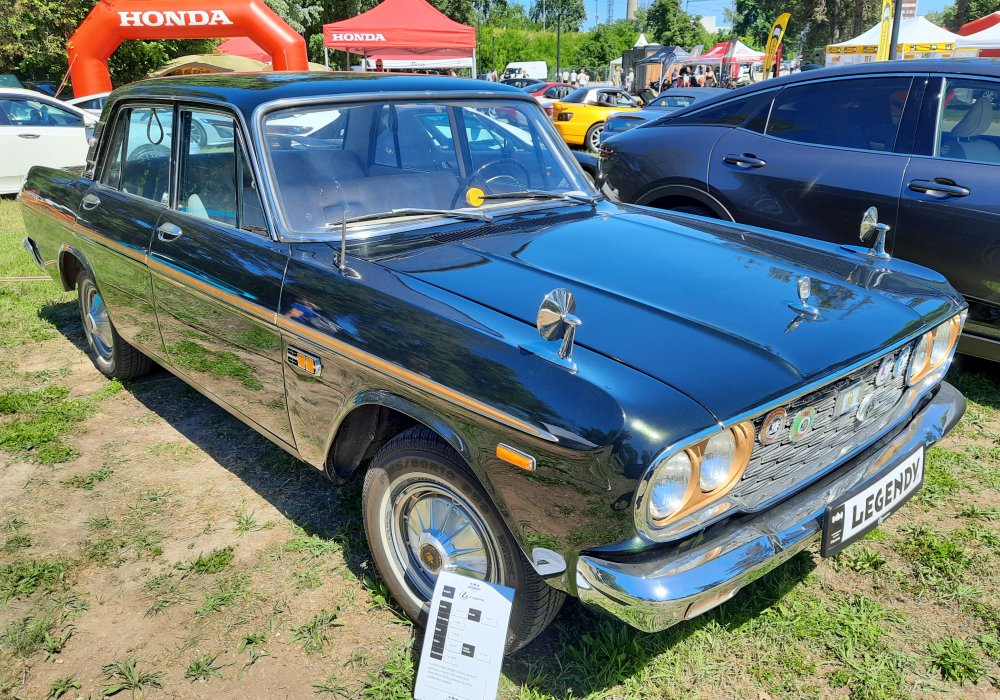 Toyota Crown Deluxe