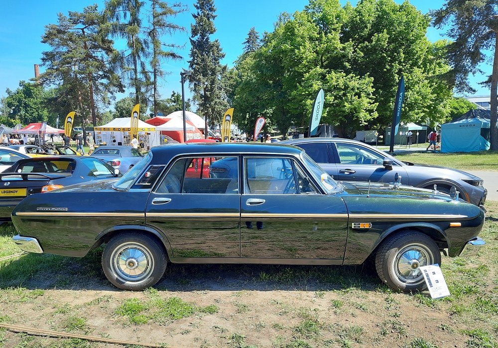 Toyota Crown Deluxe