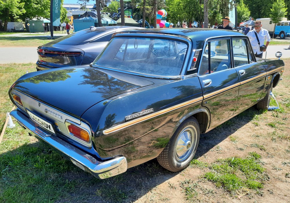 Toyota Crown Deluxe