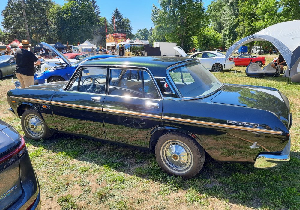 Toyota Crown Deluxe