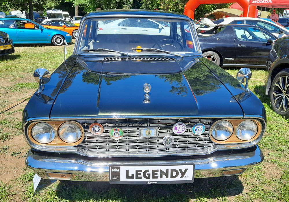 Toyota Crown Deluxe