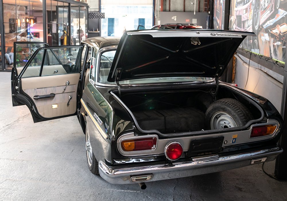 Toyota Crown Deluxe