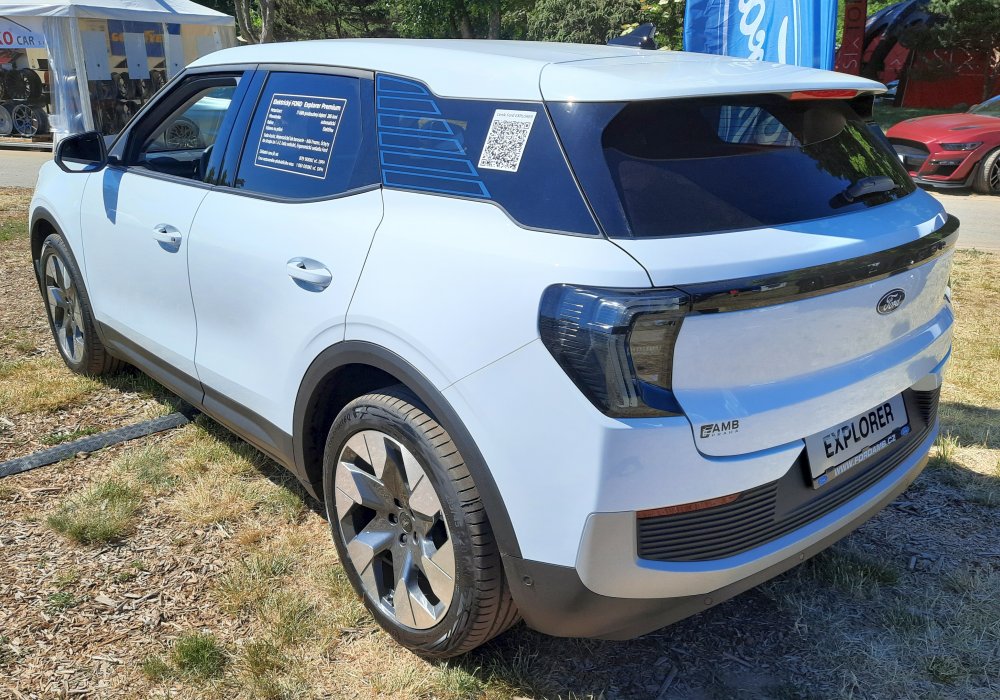 Ford Explorer Premium Extended Range RWD, 2026