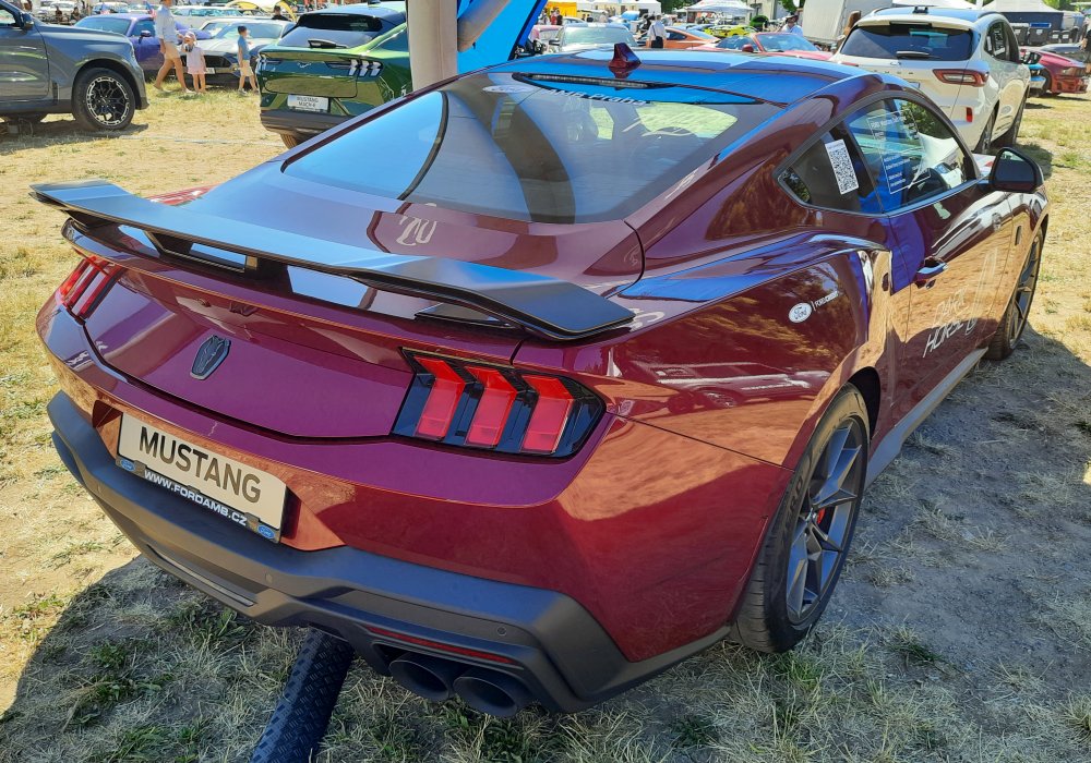 Ford Mustang Dark Horse automatic, 2026