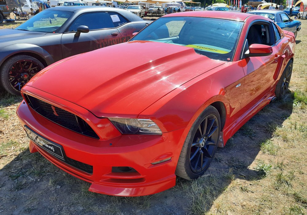 Ford Mustang V6 305 automatic, 2014