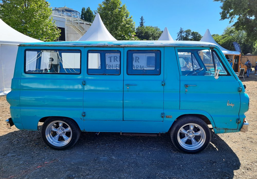 Dodge A100 Sportsman