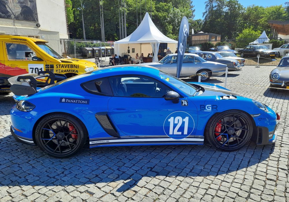 Porsche 718 Cayman GT4 RS, 2022