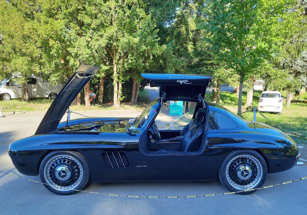 Signature Autosports Mercedes 355 SL, 2024