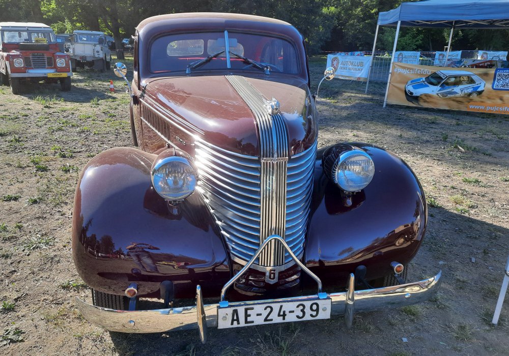Pontiac Six Sedan Silver Streak, 1938