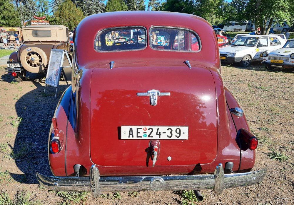 Pontiac Six Sedan Silver Streak, 1938