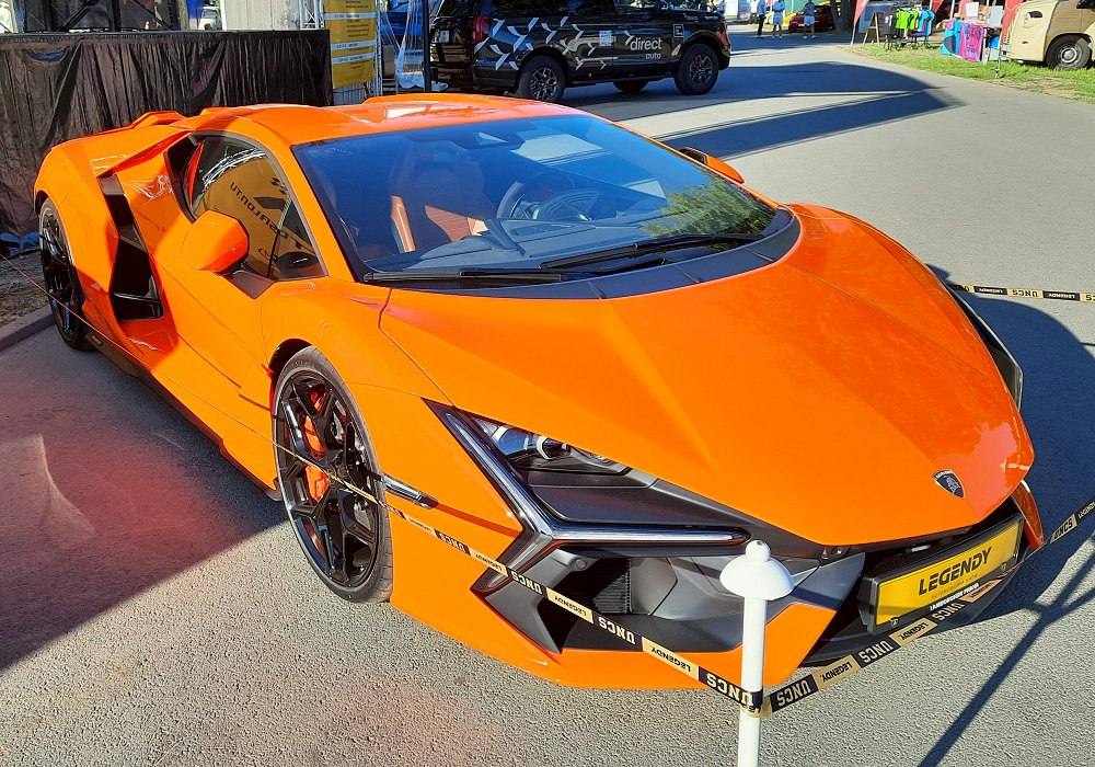 Lamborghini Revuelto