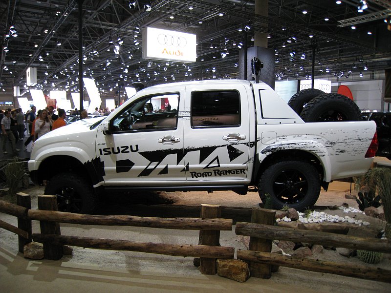 Isuzu D-MAX Double Cab 3.0 Diesel AT Sports Truck