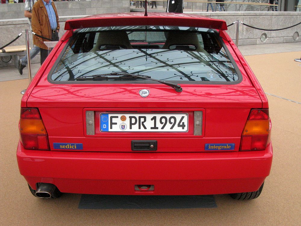 Lancia Delta HF Integrale Sedici