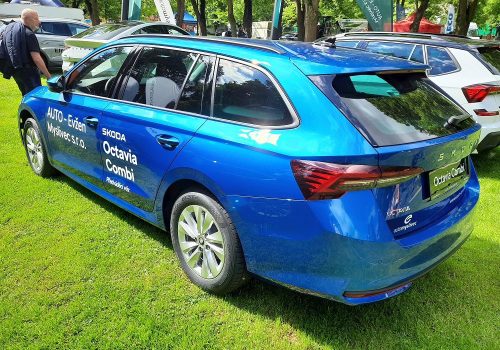 koda Octavia Combi 1.5 TSI 150 DSG 130 let, 2025