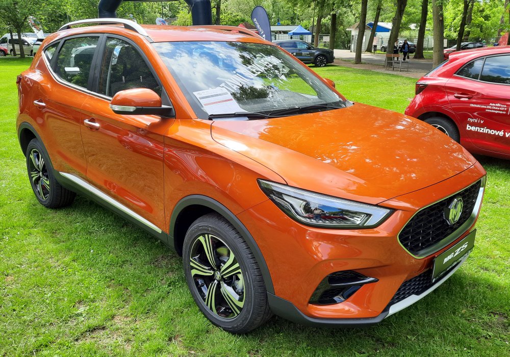 MG ZS 1.5i Essential Plus, 2025