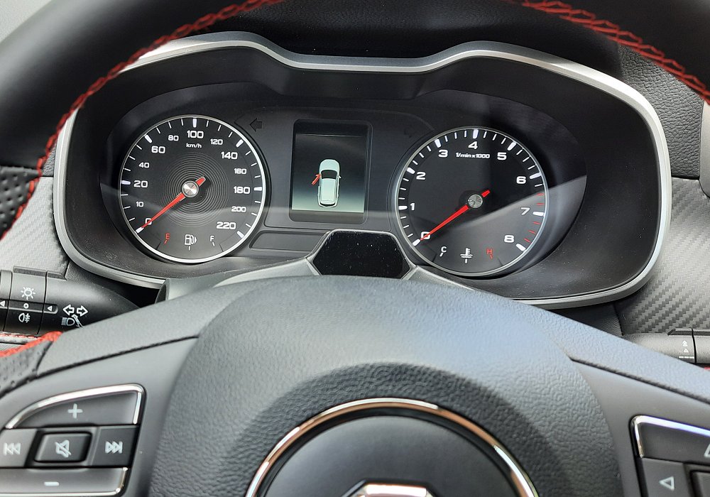 MG ZS 1.5i Essential Plus, 2025